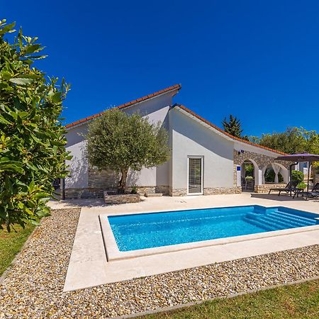Pinezići Holiday House Kai With Private Pool מראה חיצוני תמונה