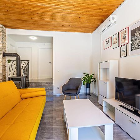 Pinezići Holiday House Kai With Private Pool מראה חיצוני תמונה