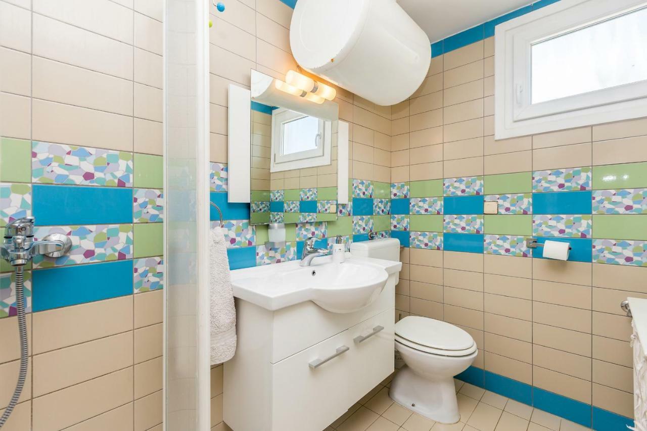 Pinezići Holiday House Kai With Private Pool מראה חיצוני תמונה
